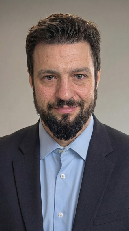 Eric Salomone Strunz — retrato profesional del Gerente de RRHH y Relaciones Institucionales de ENARGAS, referente en gestión pública Argentina